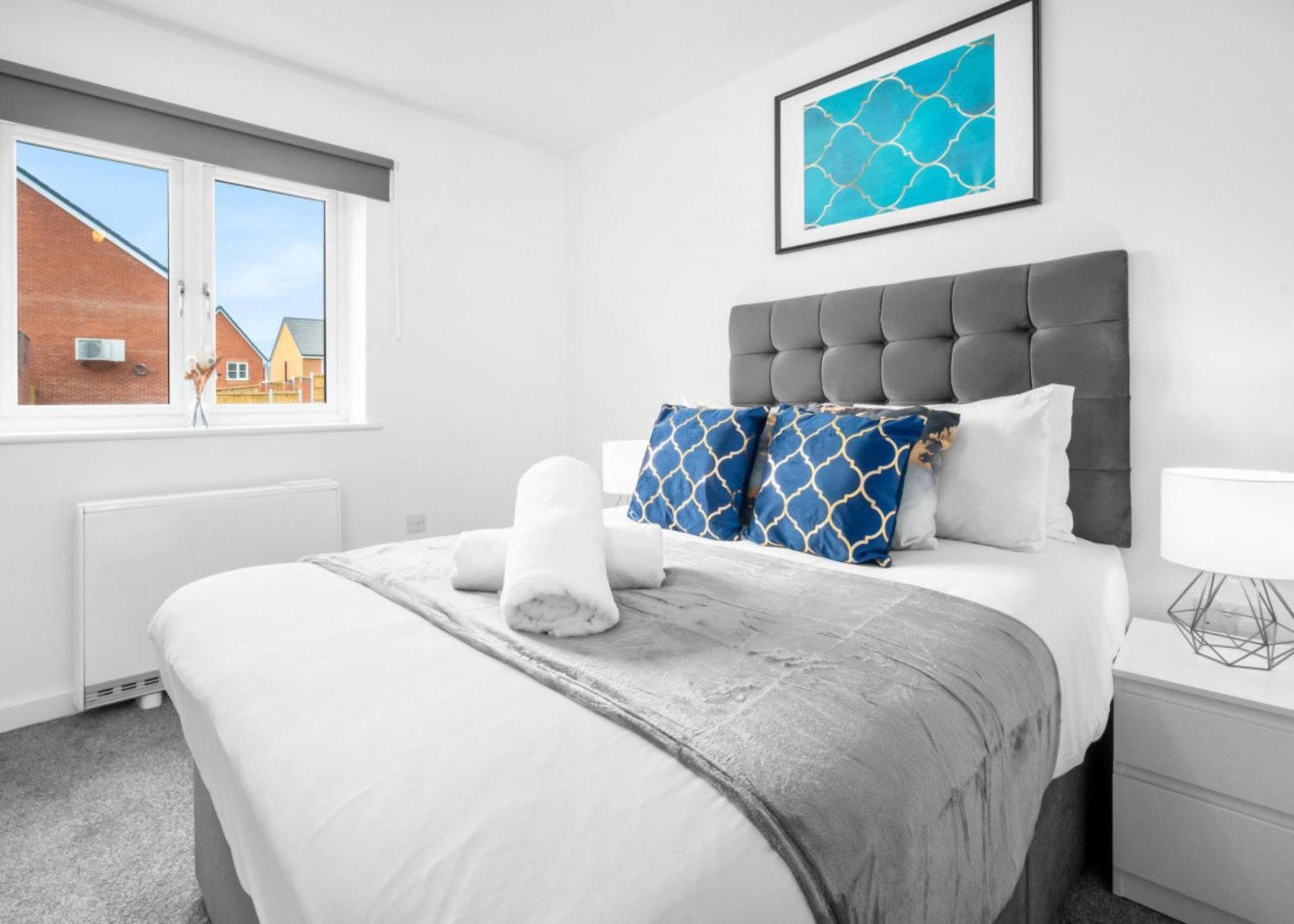 New 2 Bedroom Deluxe Apartment - Parking - Wifi & Netflix - Top Rated - 50C Cradley Heath 外观 照片